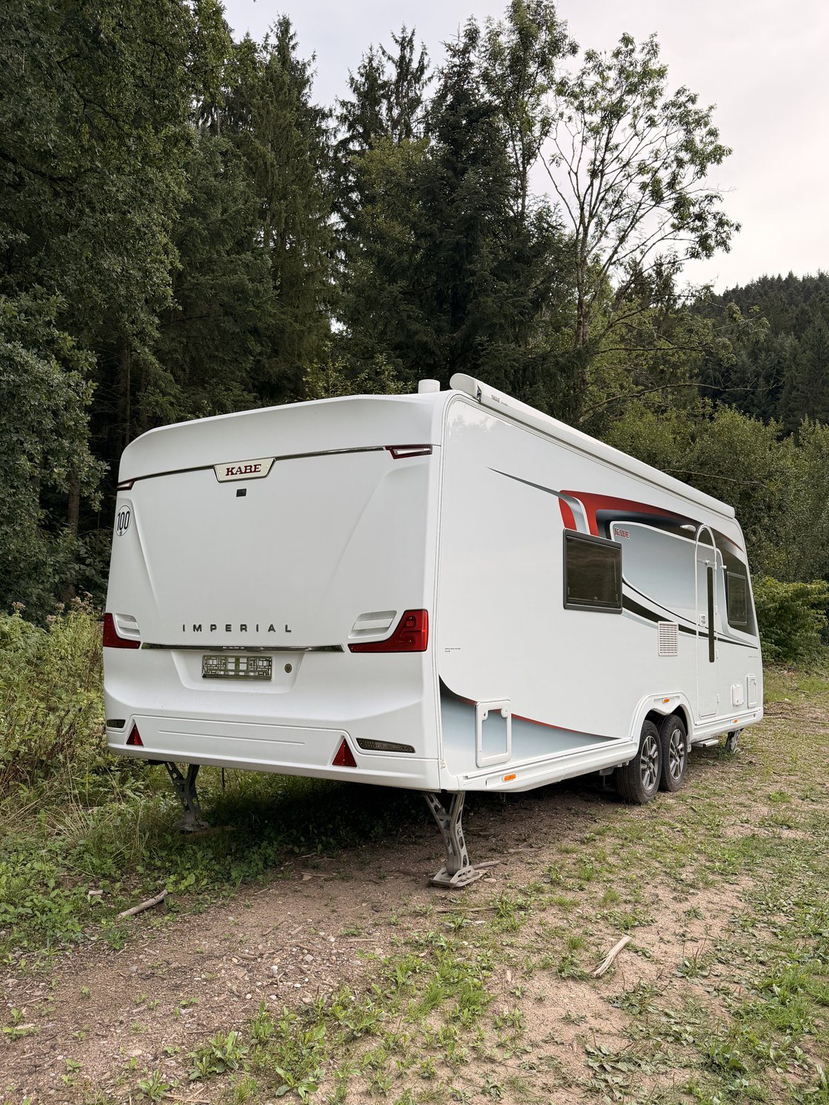 Heck mit Tempo-100-Plakette